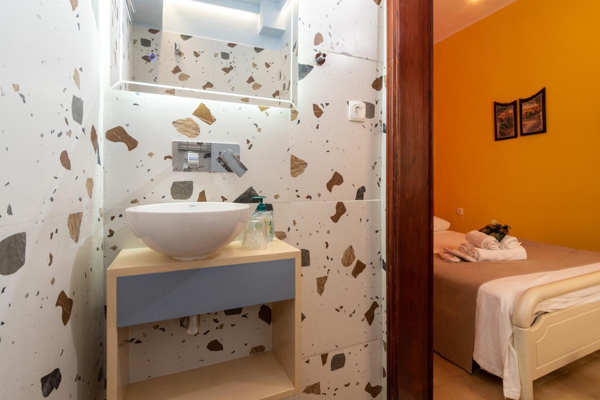 Niki Rooms Palaiochora Dış mekan fotoğraf