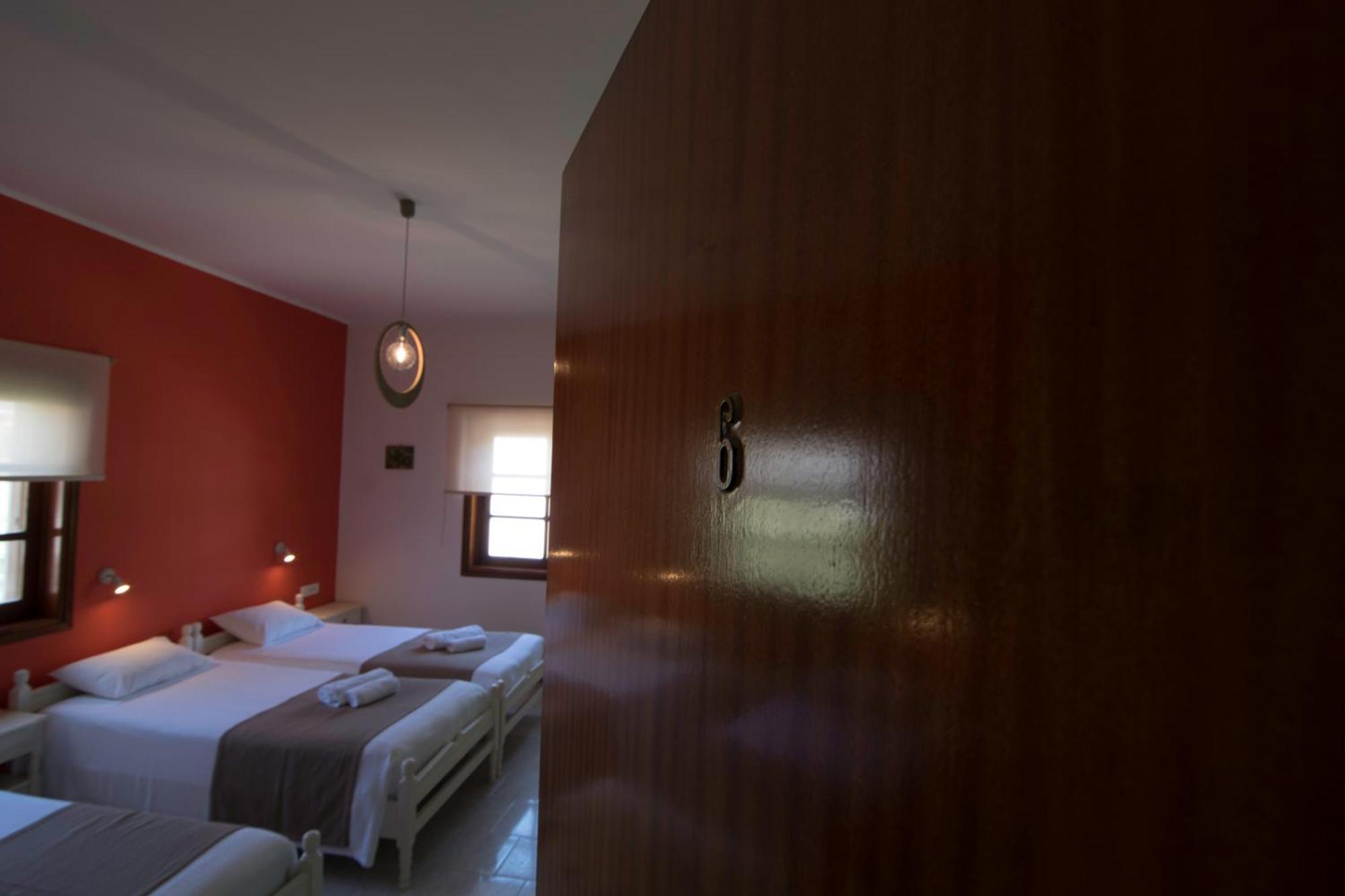 Niki Rooms Palaiochora Oda fotoğraf